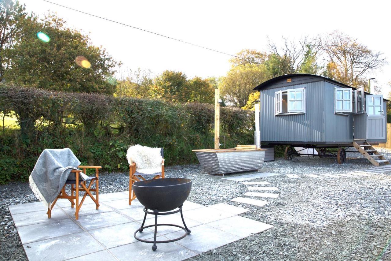 Blatchford Briar - Award Winning Private Shephards Huts With Their Own Secluded Hot Tubs Milton Abbot エクステリア 写真