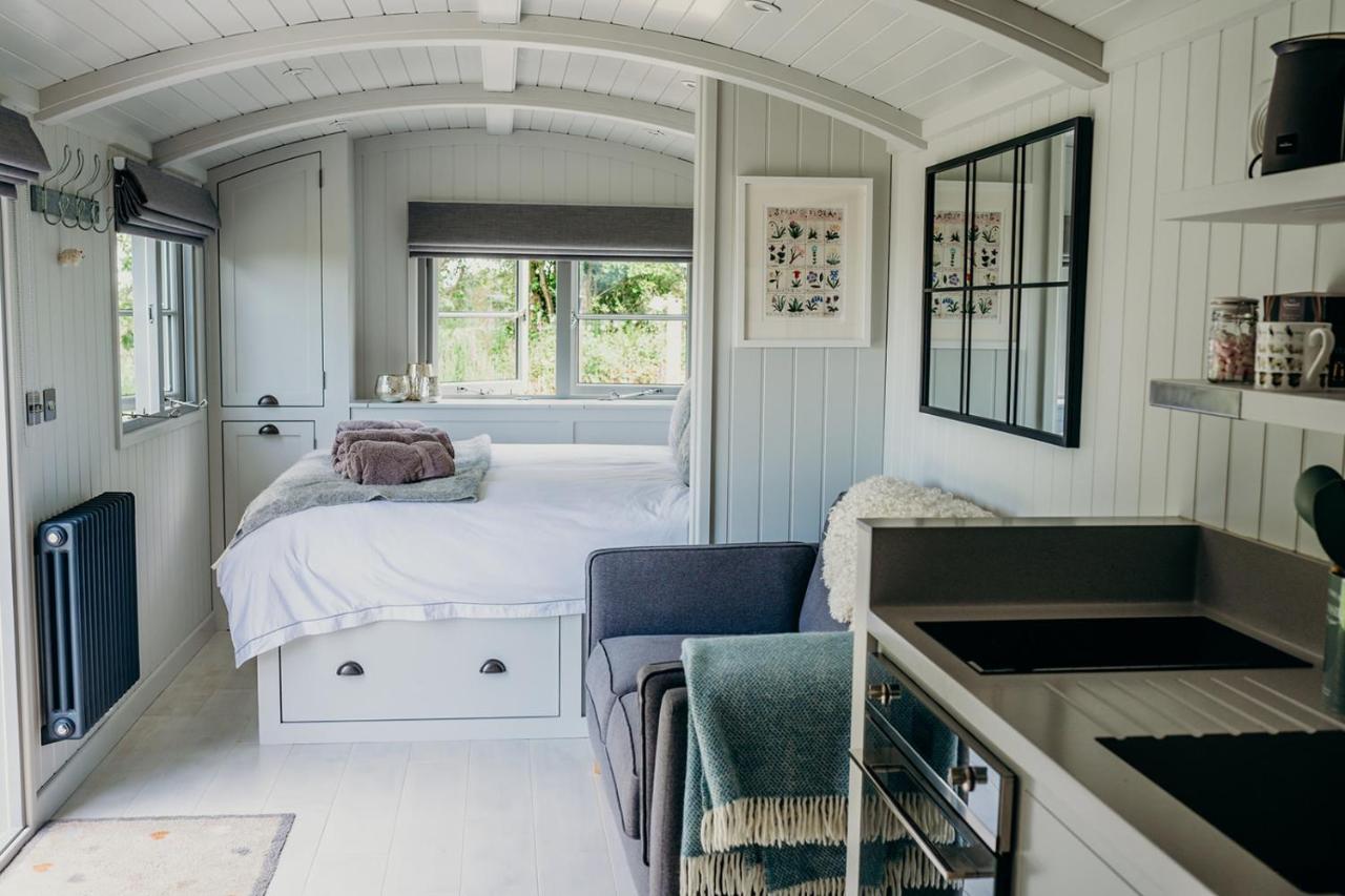 Blatchford Briar - Award Winning Private Shephards Huts With Their Own Secluded Hot Tubs Milton Abbot エクステリア 写真