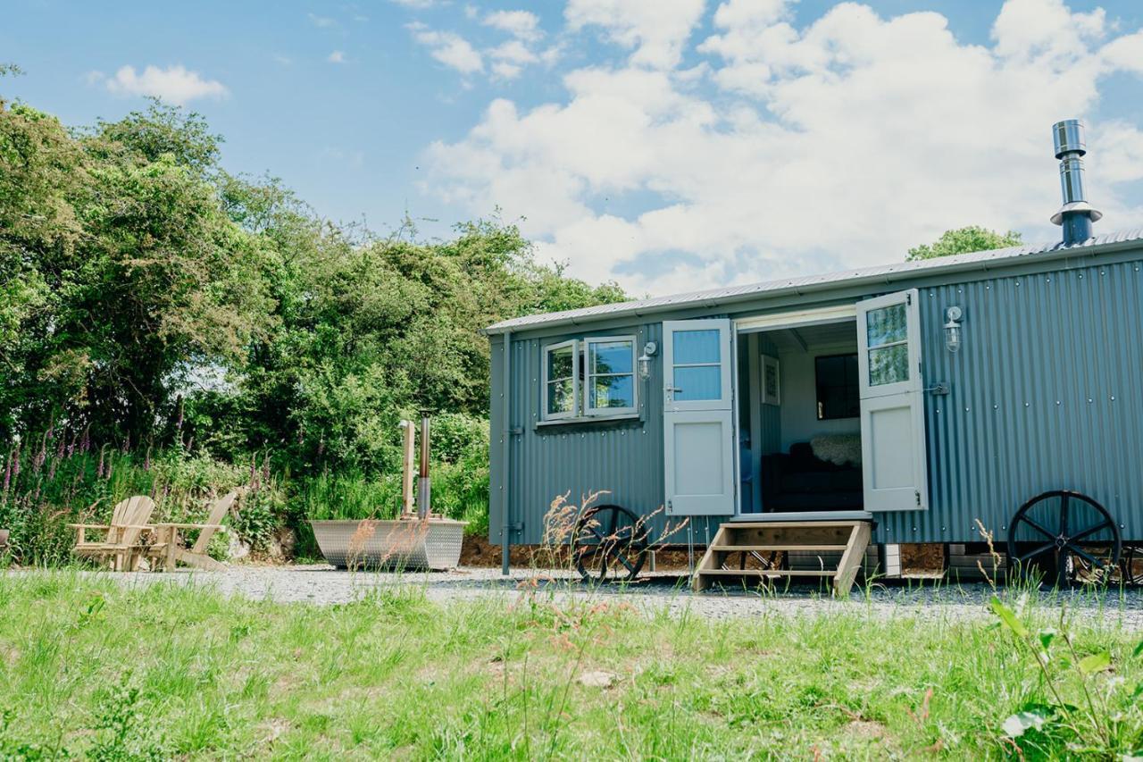 Blatchford Briar - Award Winning Private Shephards Huts With Their Own Secluded Hot Tubs Milton Abbot エクステリア 写真