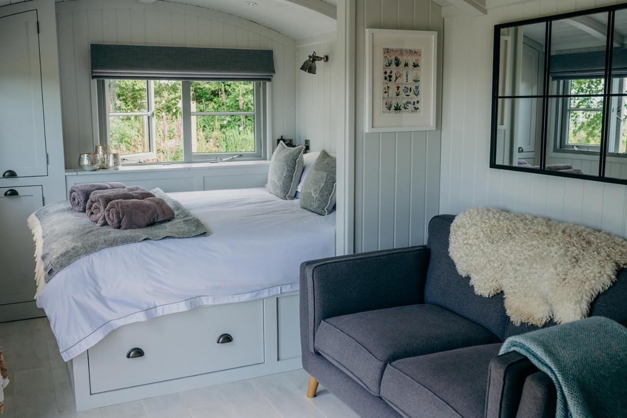 Blatchford Briar - Award Winning Private Shephards Huts With Their Own Secluded Hot Tubs Milton Abbot エクステリア 写真