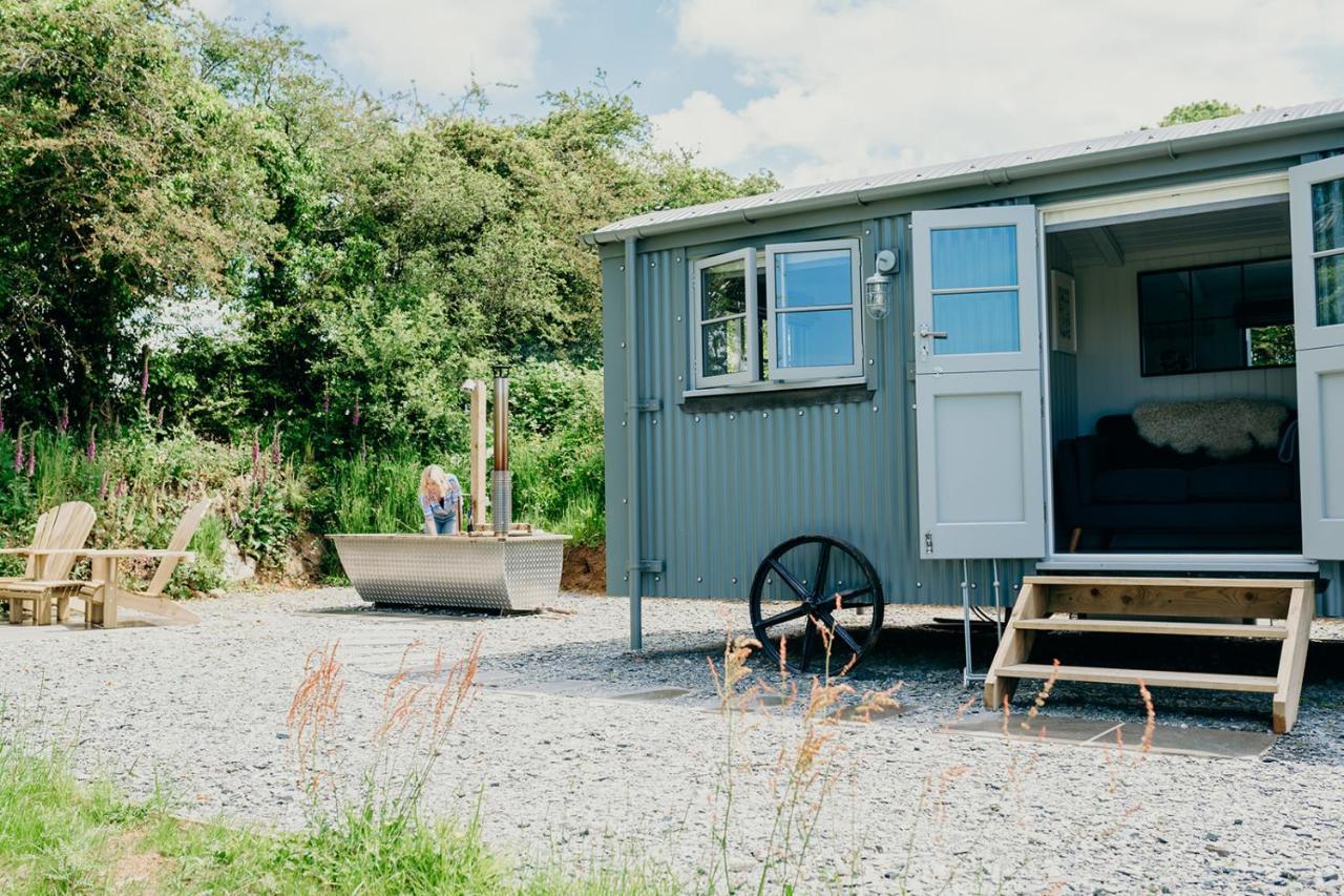 Blatchford Briar - Award Winning Private Shephards Huts With Their Own Secluded Hot Tubs Milton Abbot エクステリア 写真