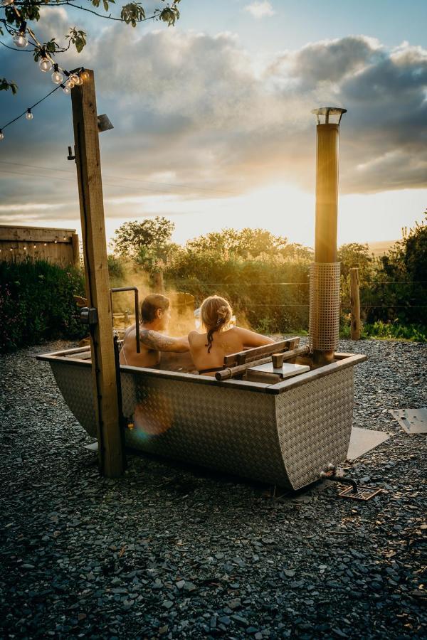 Blatchford Briar - Award Winning Private Shephards Huts With Their Own Secluded Hot Tubs Milton Abbot エクステリア 写真
