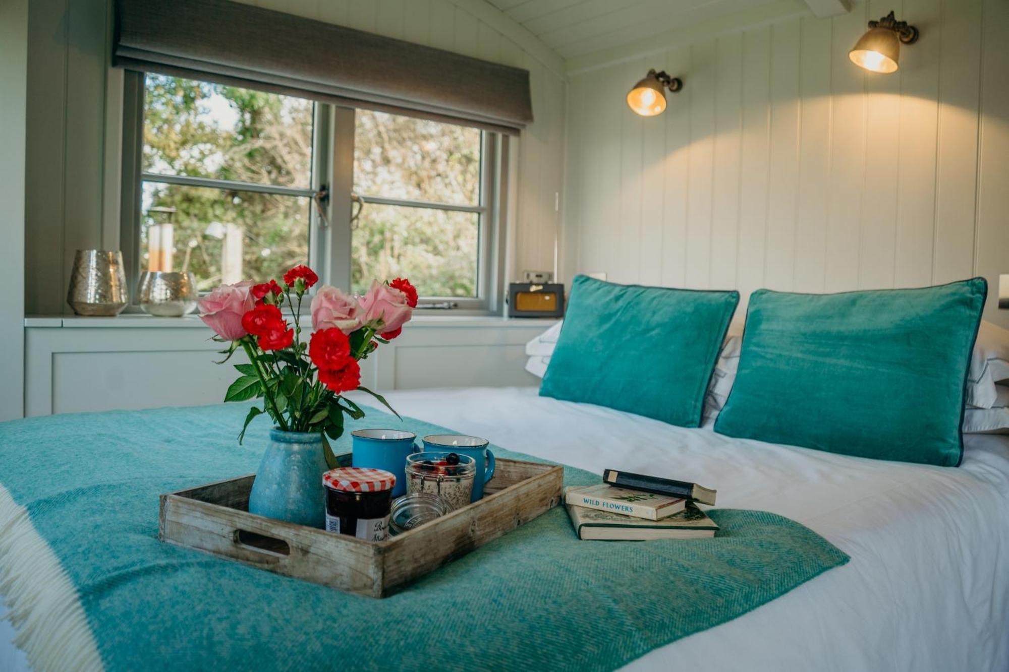 Blatchford Briar - Award Winning Private Shephards Huts With Their Own Secluded Hot Tubs Milton Abbot エクステリア 写真